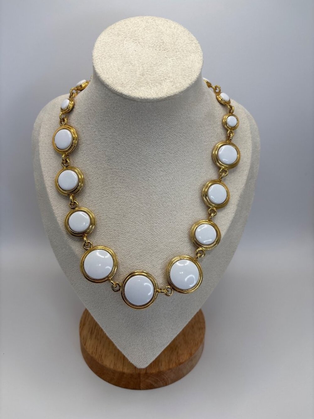 Liz Claiborne Vintage Gold Tone Reversible Navy White Circle Discs Link Necklace